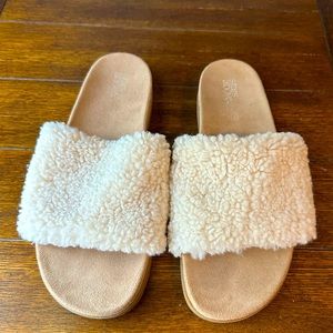 Sherpa slipper slides - size 11